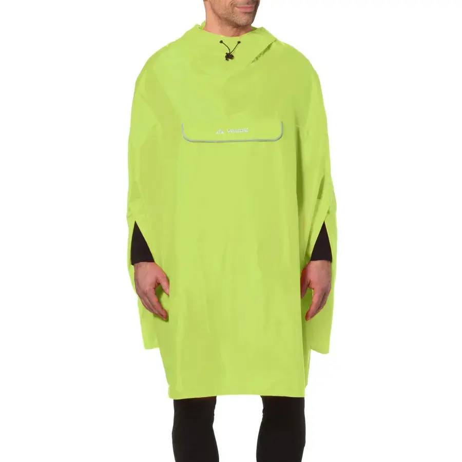 VAUDE Valdipino regnponcho i lysende citrongul med fast hætte og forlomme, båret af en mand og set forfra